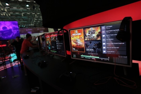 gamescom_2015_monday_3_august_(31)_rnjsdvn_684x