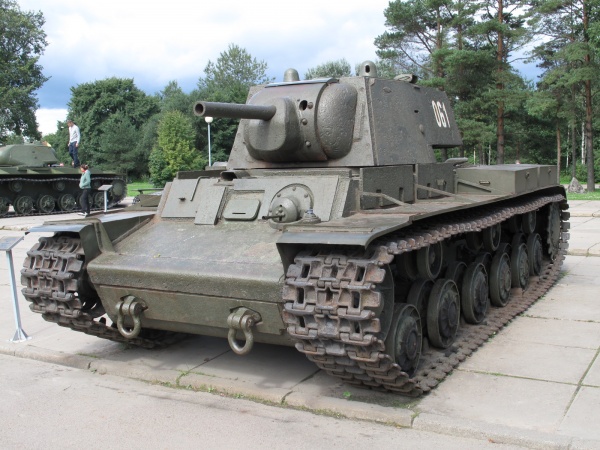 KV-1 tenk Izvor: Wikimedia commons