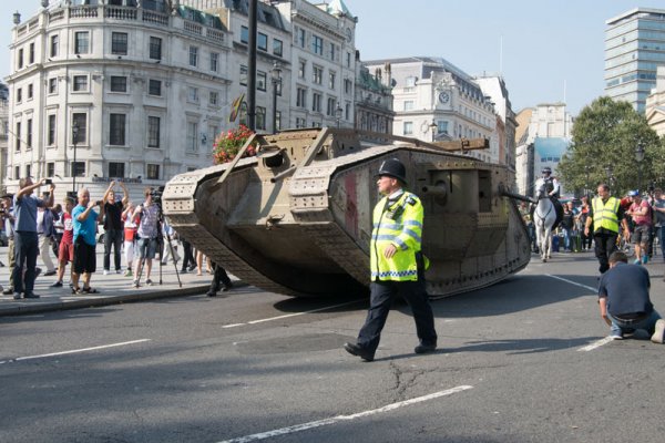 lon_street_policeman