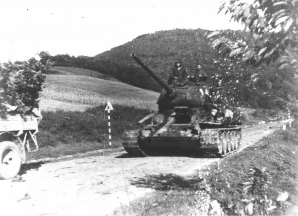 Sovjeti napreduju ka Beogradu Foto: waralbum.ru