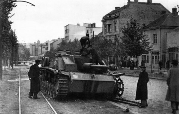 Uništeni StuG III u Bulevaru Kralja Aleksandra Foto: waralbum.ru