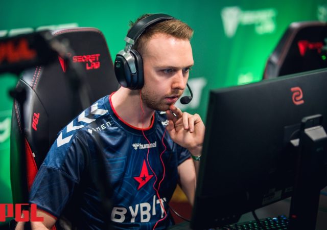 Gla1ve_at_Antwerp_Major_2022_EU_RMR