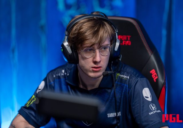 SaberLight_at_Dota_2_2025_PGL_Wallachia_Season_3