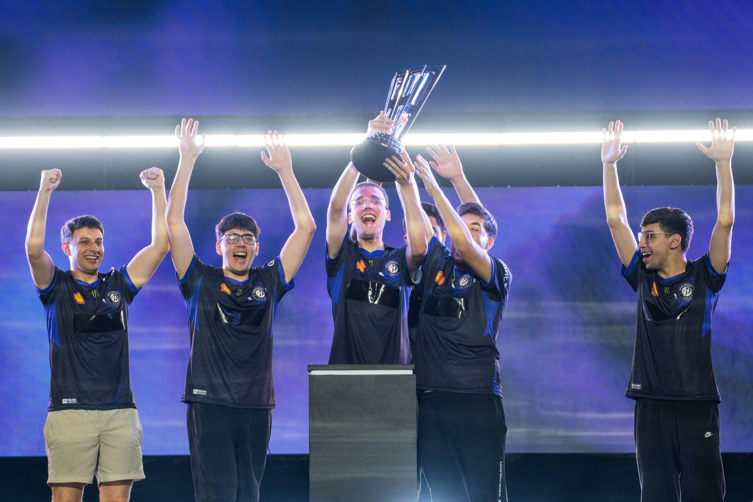 9z XSE trofej