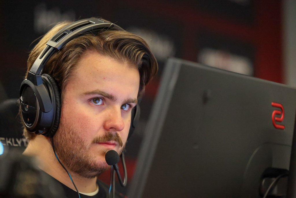 Hallzerk_at_StarLadder_StarSeries_Fall_2025