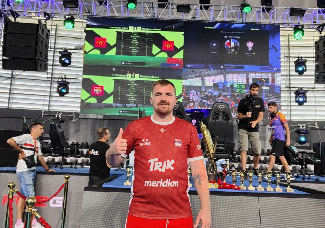 eef-efootball-roksa-19