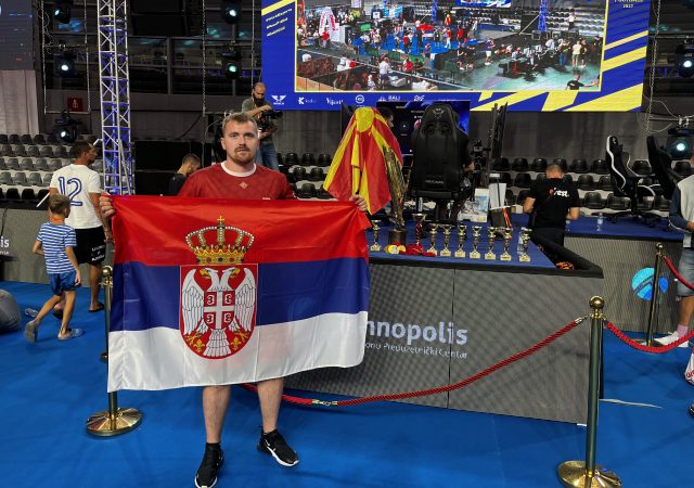 eef-efootball-roksa-21