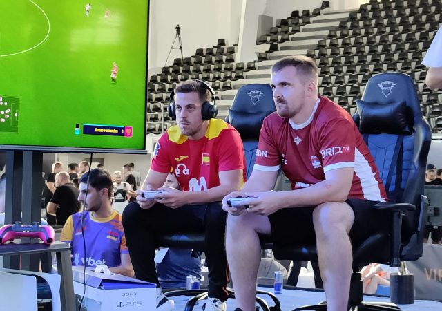 eef-efootball-roksa11