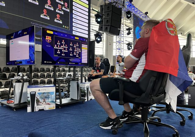 roksa-eef-efootball8