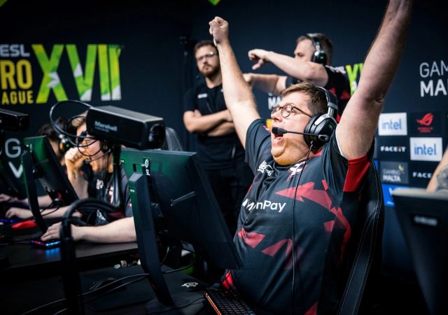 Faze-Helena Kristiansson via ESL