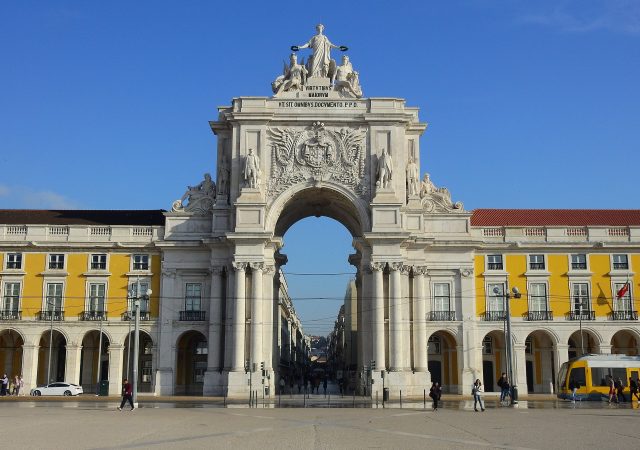 Rua_Augusta_Arch_-_April_2019_(cropped)