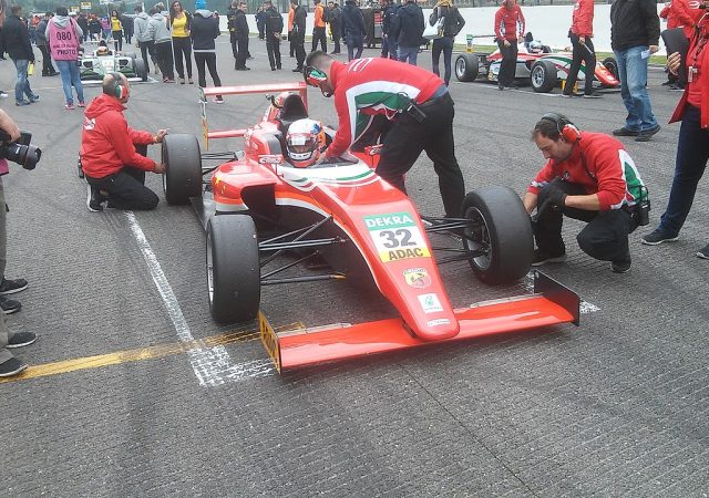 Formula_1_Guanyu_Zhou_ADAC_Formel_4_2015_Spa