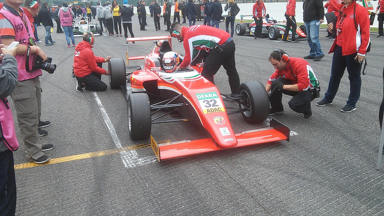 Guanyu_Zhou_ADAC_Formel_4_2015_Spa