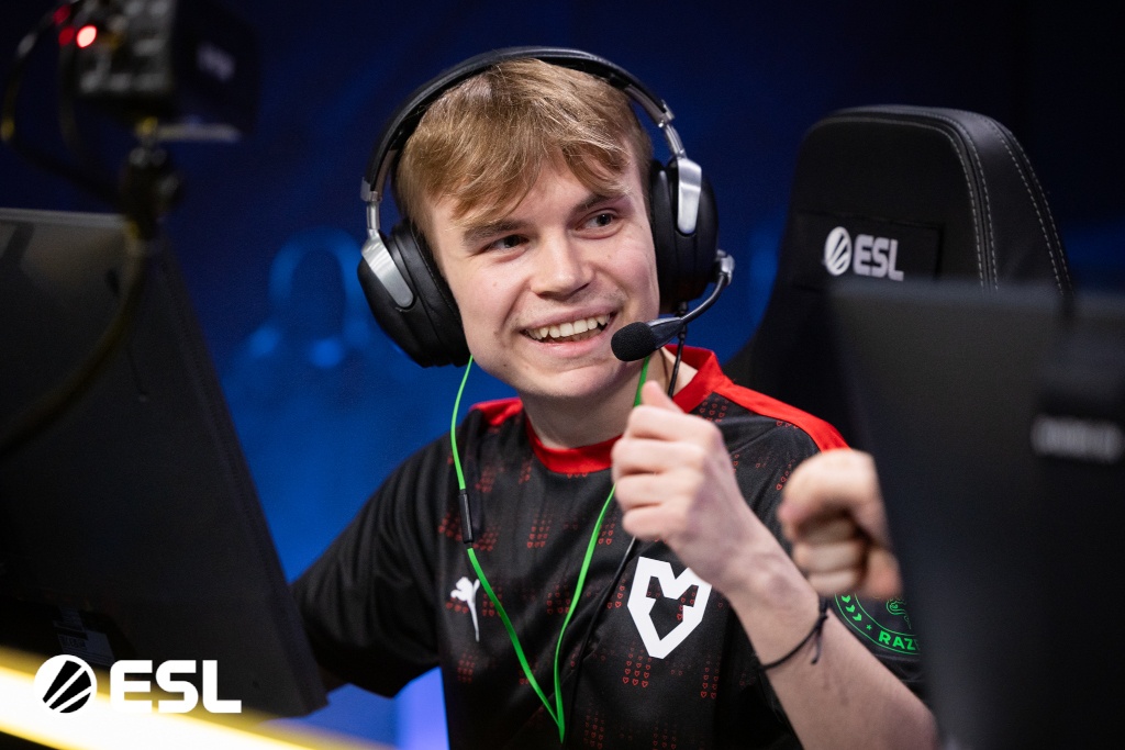 brollan mouz esl