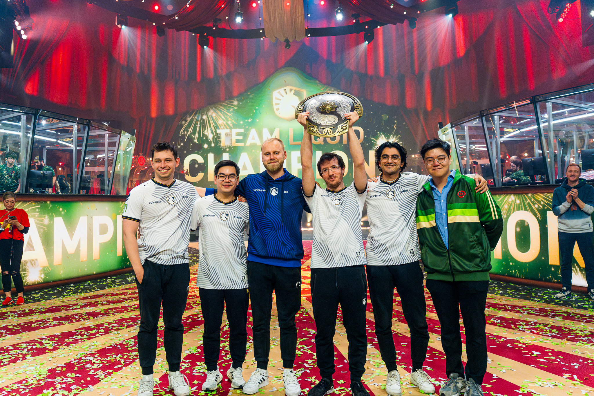 Team_Liquid_Dota_2_International_TI13_champs_2