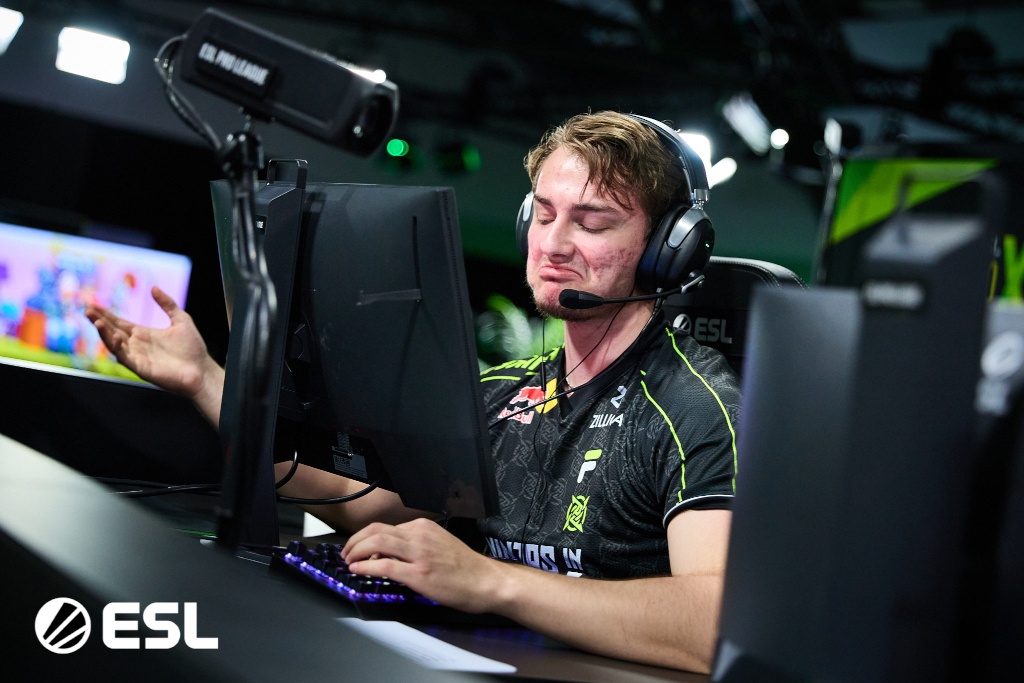 Maxster_at_ESL_Pro_League_S19