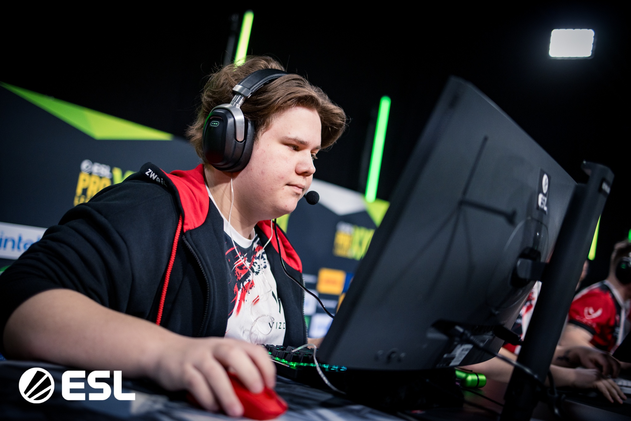 Zweih_at_ESL_Pro_League_S21