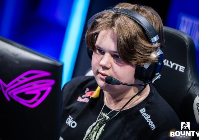 Adam_Lakomy_BLAST_Spirit_Zweih_at_BLAST_Bounty_Fall_2025