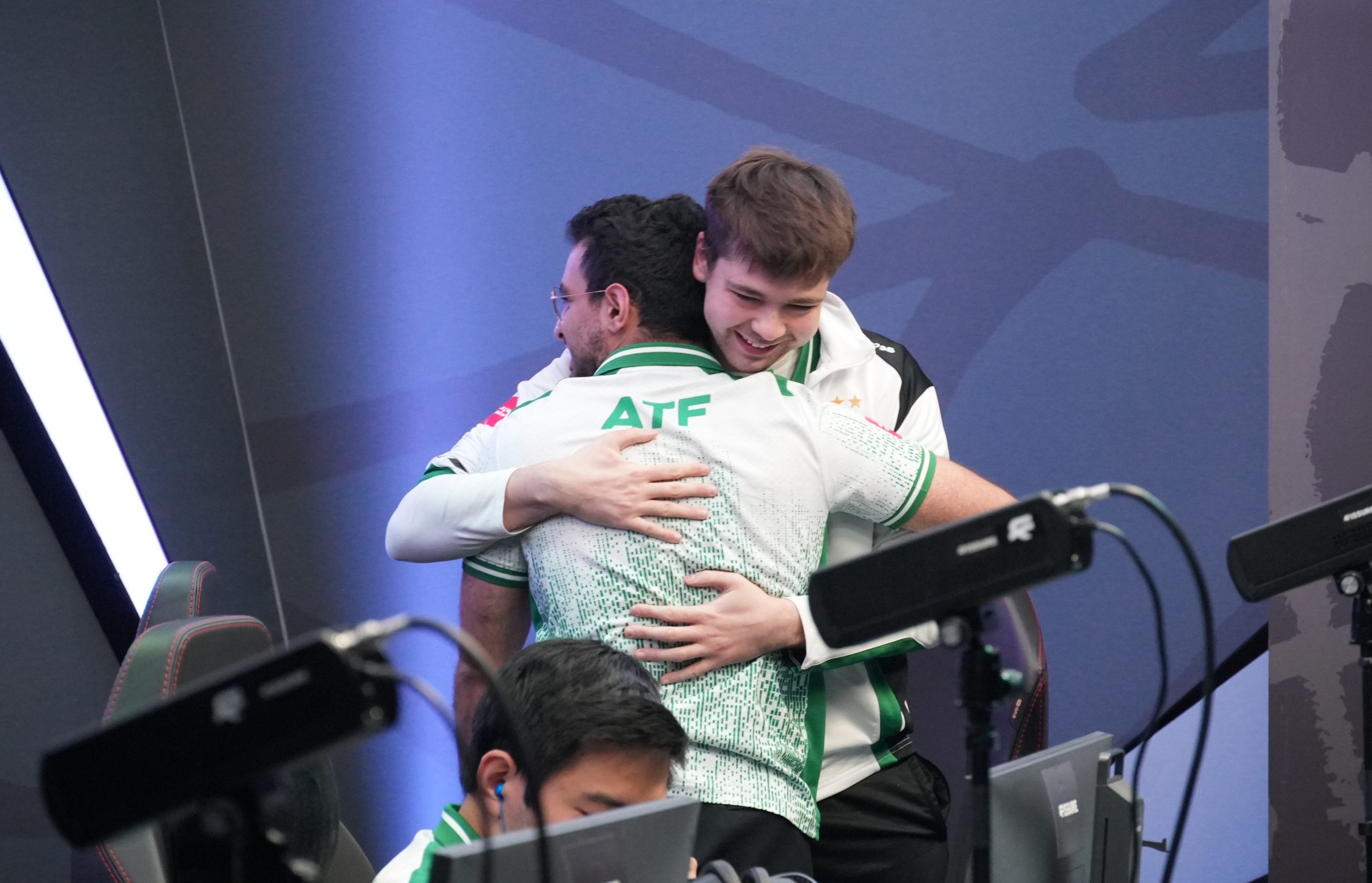 dota_2_fissure_pg2_team_falcons_w3