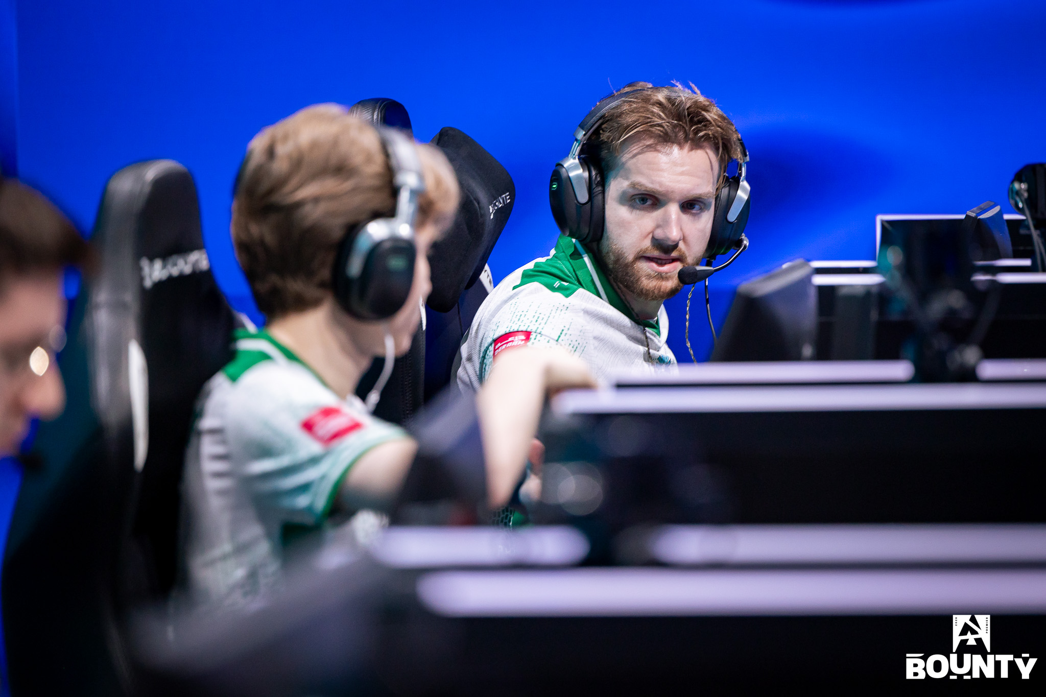 m0nesy i NiKo Team Falcons