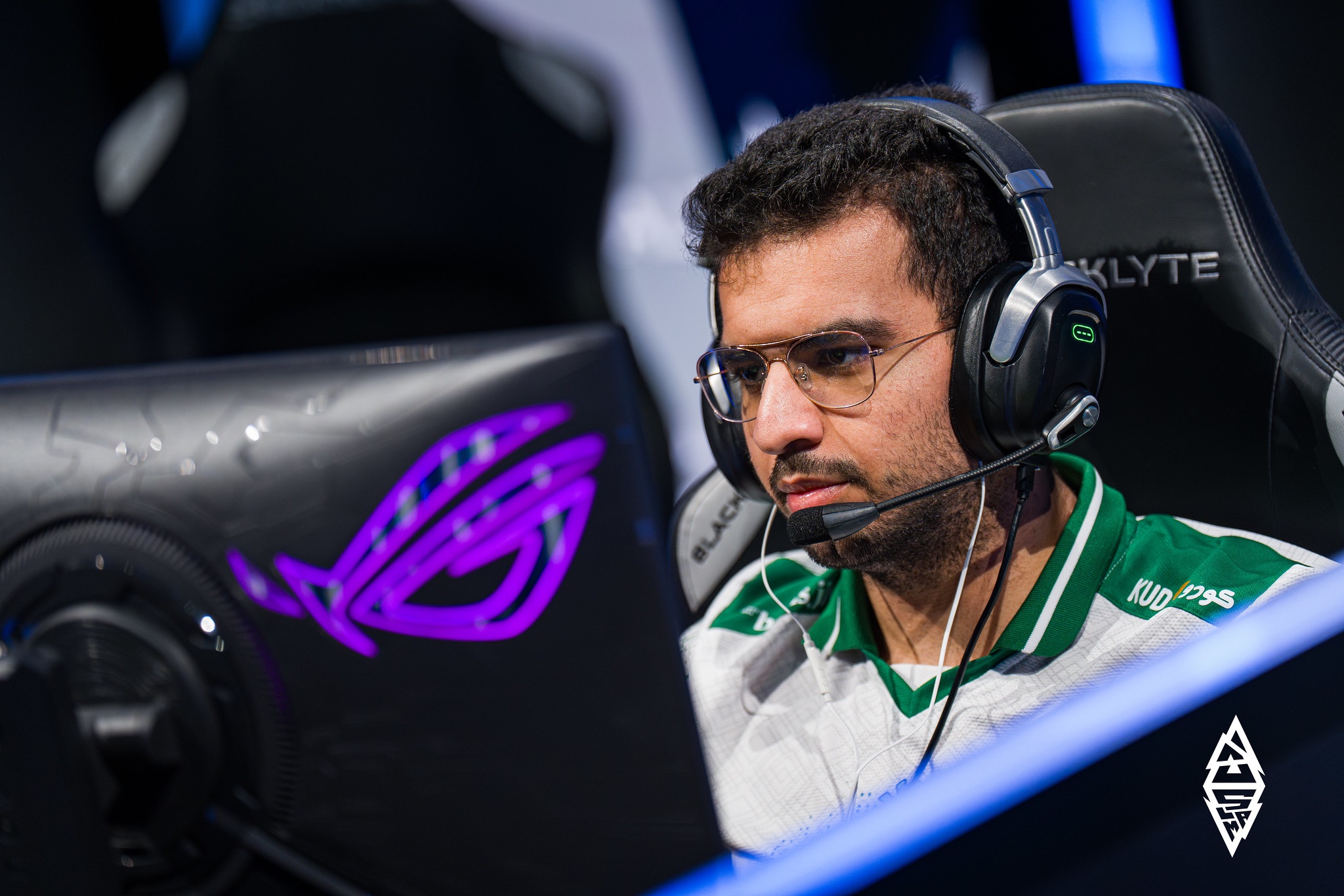 ATF_Falcons_Dota_2_BLAST_dsj88203