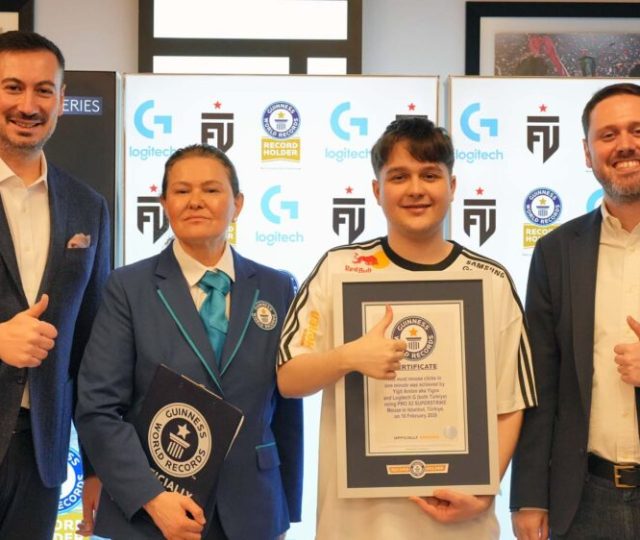 Yigox_Valorant_Logitech_G_rekord_1