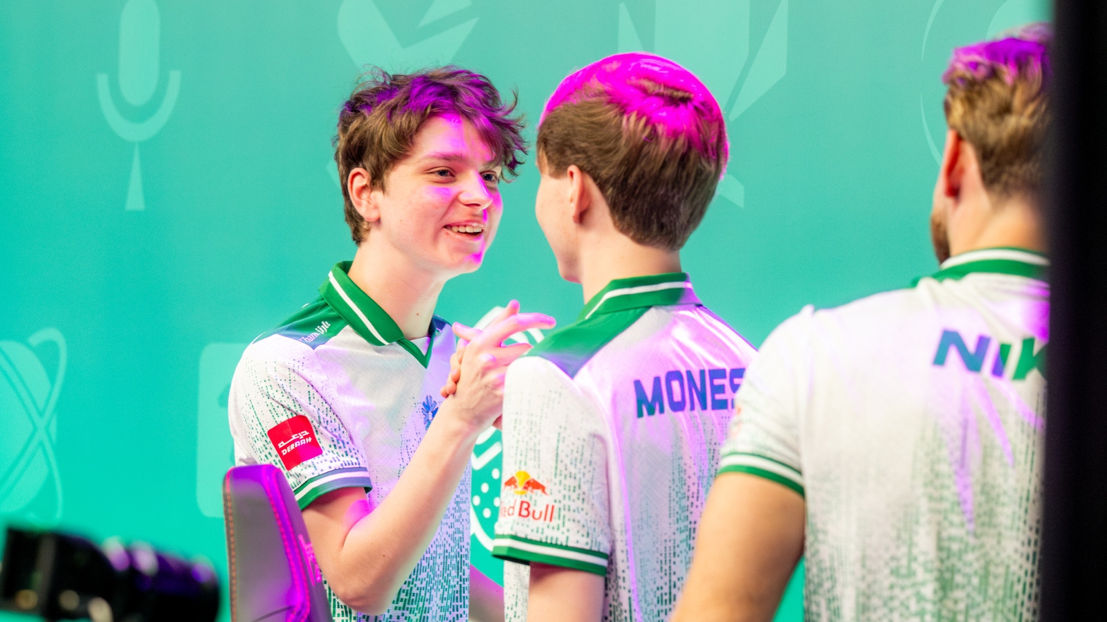 m0nesy kyosuke Team Falcons