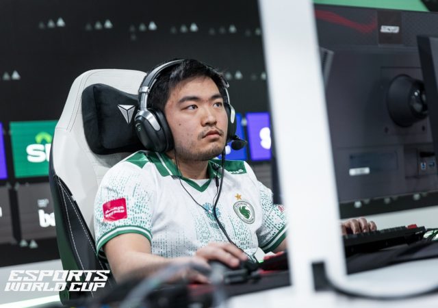 Sneyking_at_Dota_2_Esports_World_Cup_2025